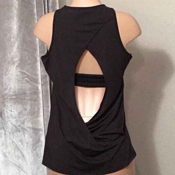 Fabletics Black sports top w/sports bra. New - Picture 5 of 7